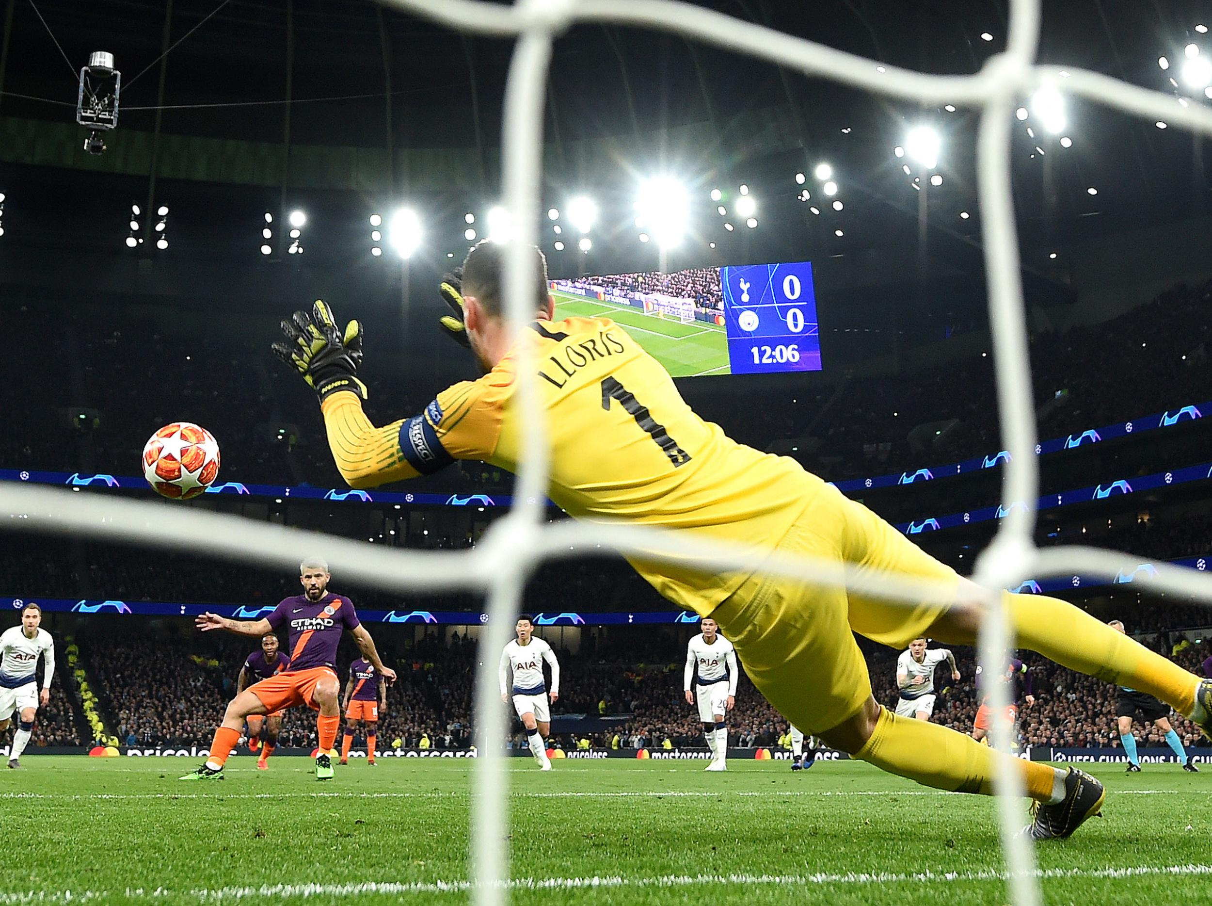 Lloris denies Aguero