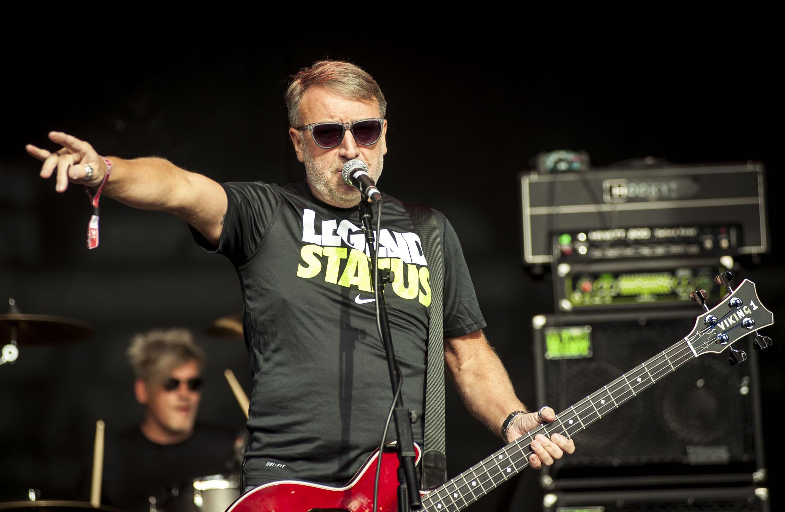 Peter Hook: ‘Ian was very easy-going, until he got drunk’