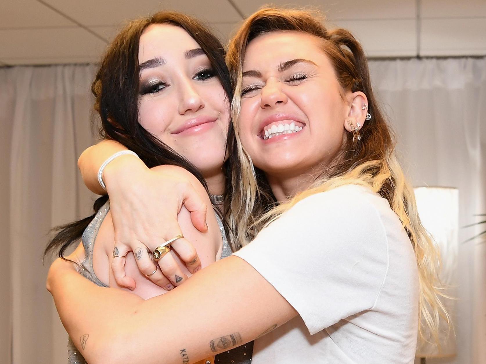 Noah Cyrus has said it was 'unbearable' living in her sister Miley's shadow (Getty)