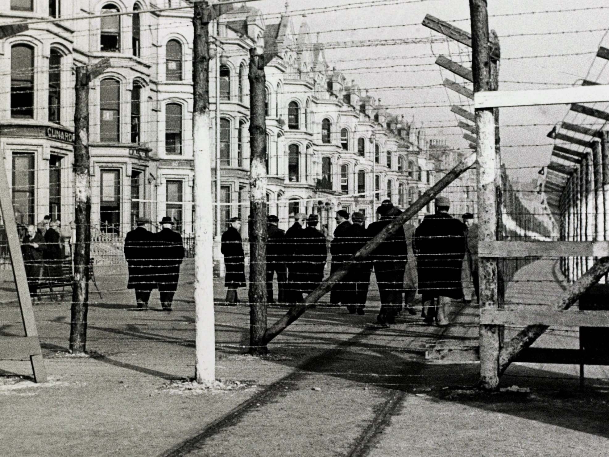 Camps were composed of boarding houses on the seafront but only one room was heated