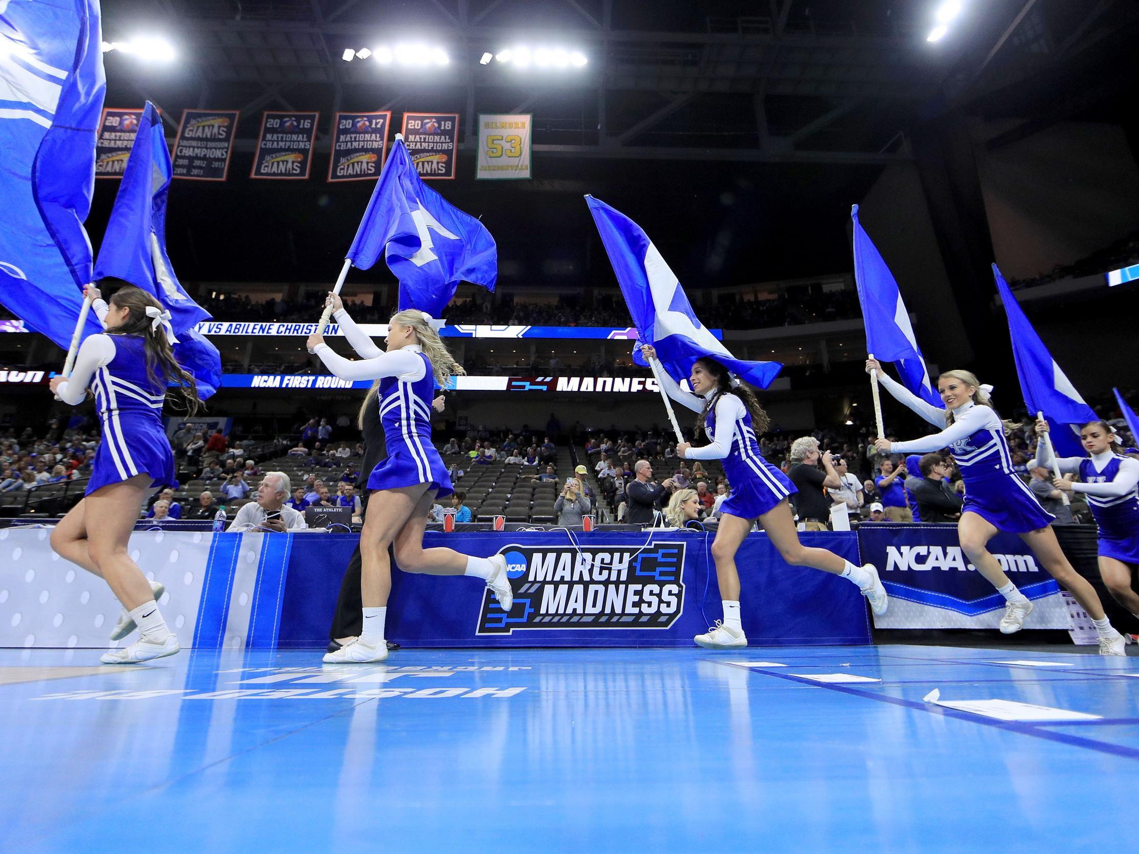 Kentucky Wildcat cheerleaders in 2019