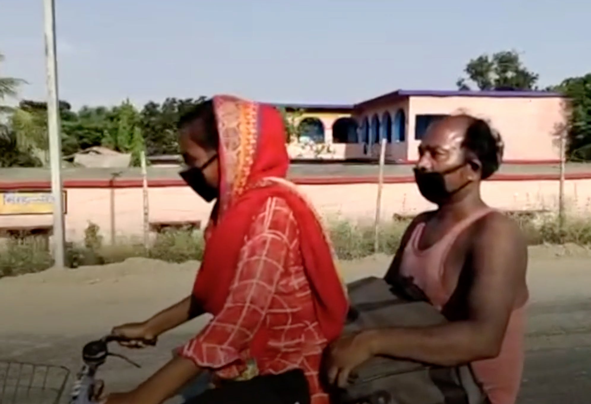 Jyoti cycled her father 700 miles home