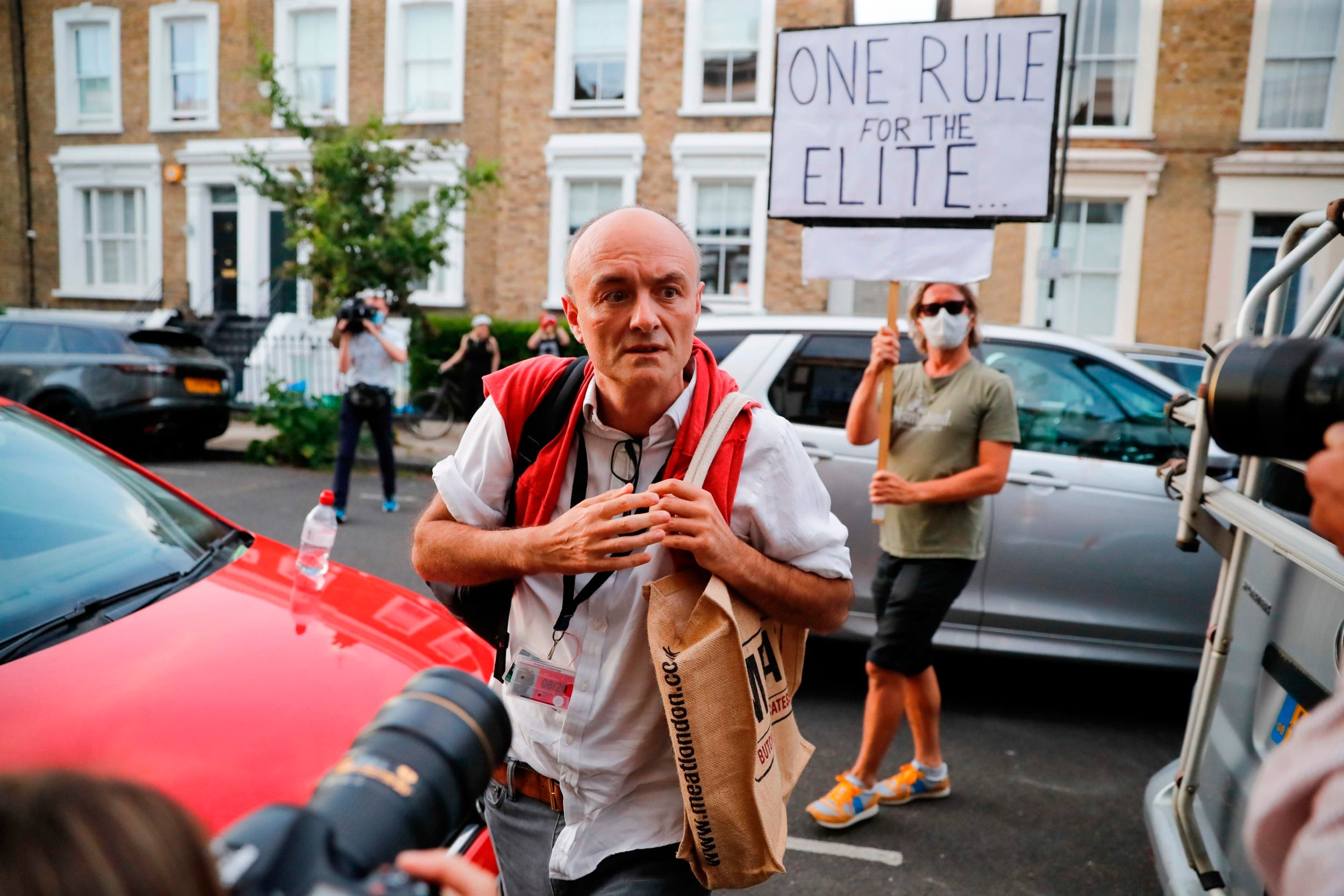 Cummings returns home after his televised address from Downing Street’s rose garden – where he failed to apologise for his actions