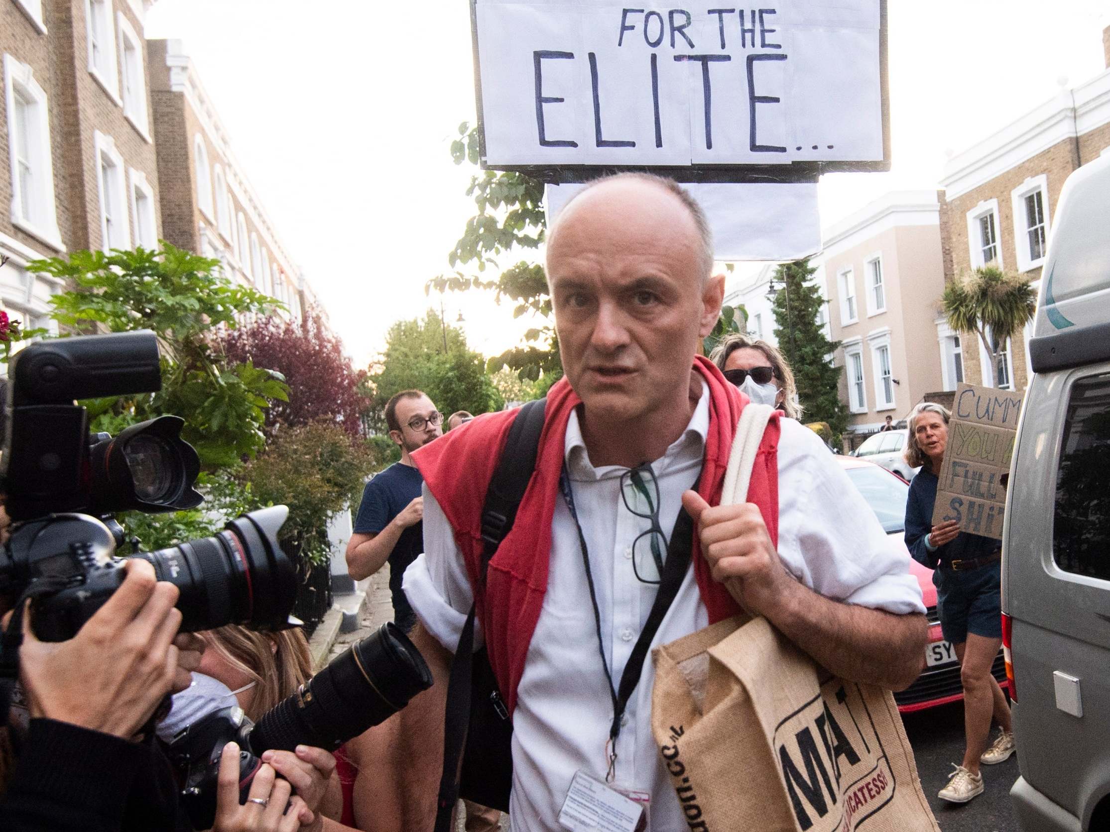 Dominic Cummings outside his London home, 25 May 2020