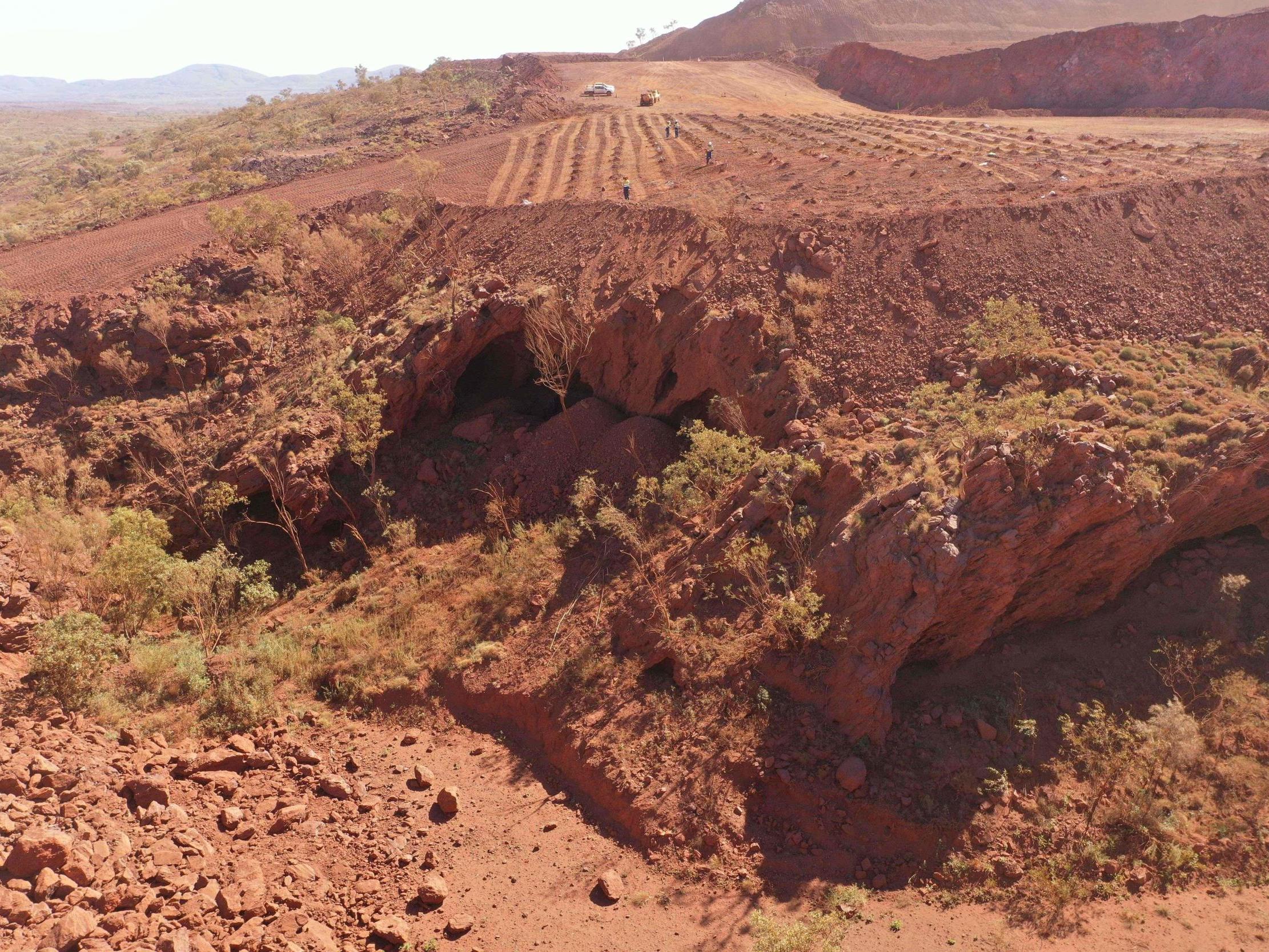 Photo shows Juukan Gorge cave in Western Australia after demolition