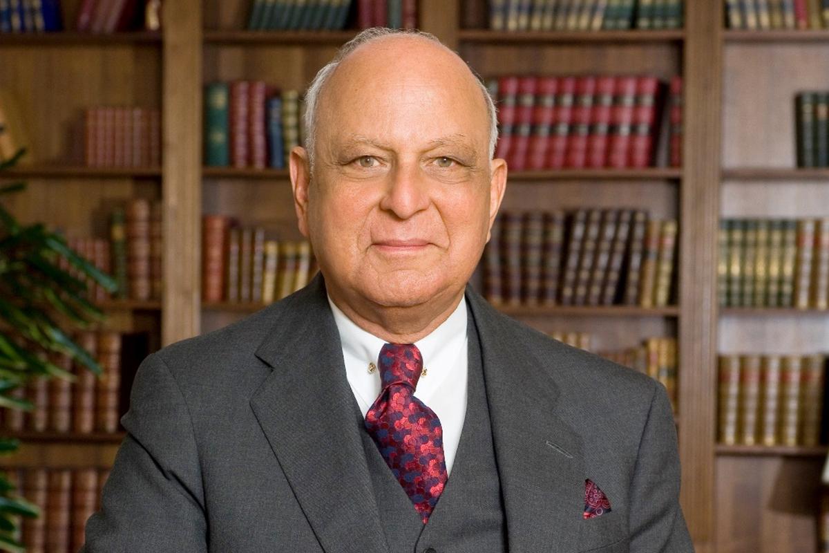 Kirdar developed a reputation as a master salesman