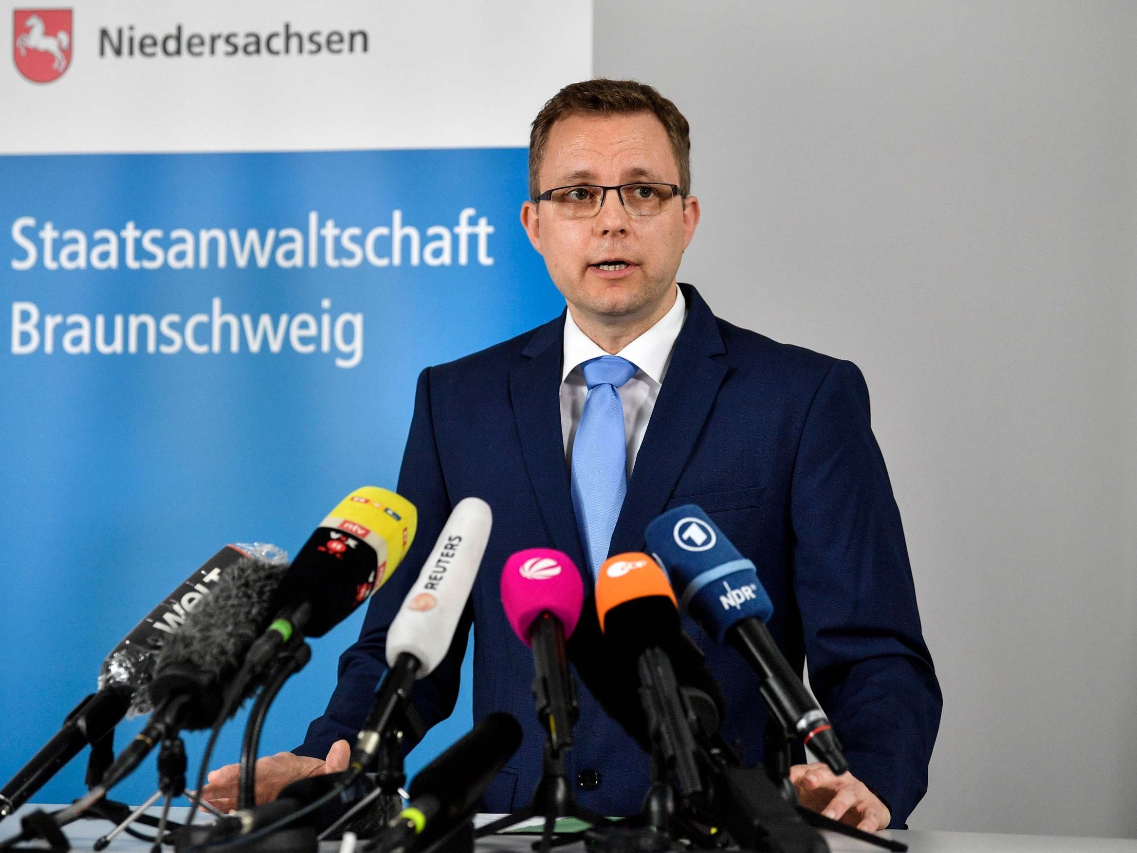 Hans Christian Wolters, spokesman for the public prosecutor's office in Braunschweig, Germany, addresses the media during a press conference on the Madeleine McCann case, 4 June 2020.