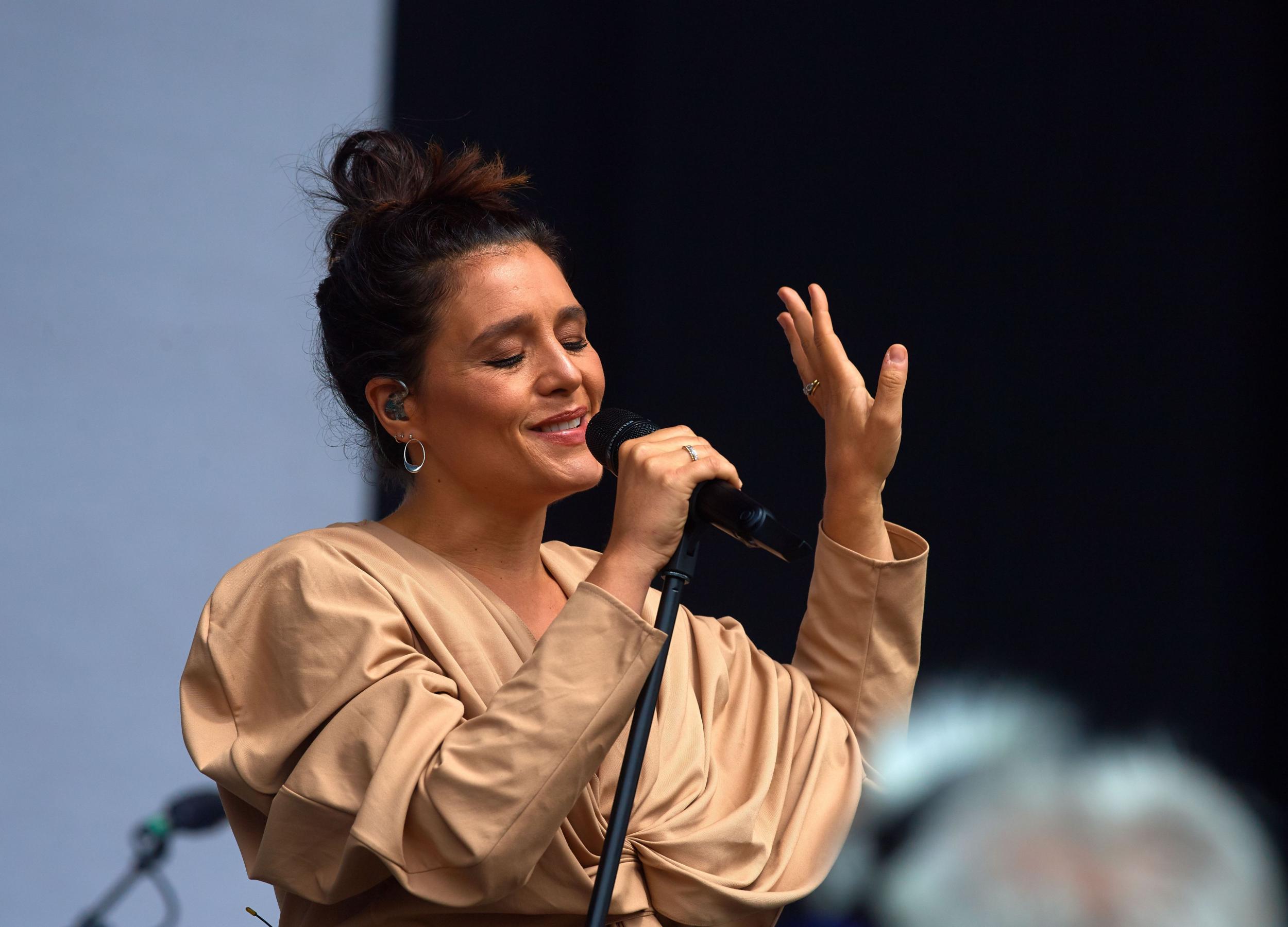 Jessie Ware performing in 2018