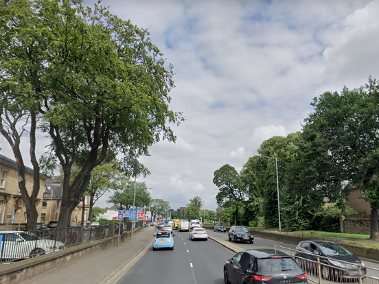 Police were called to Renfrew Road in Paisley to reports of a fire