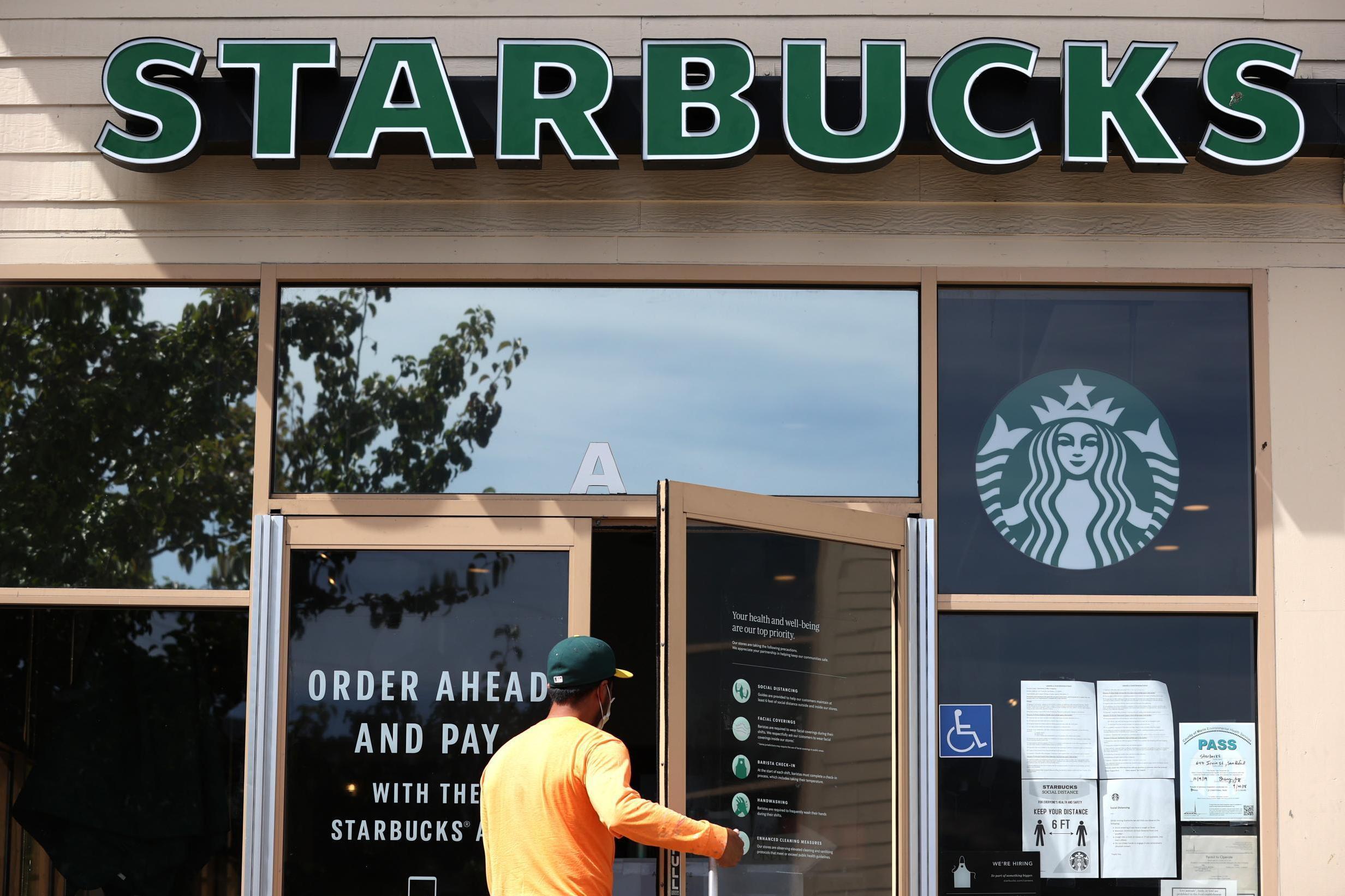 Starbucks barista receives more than $20k in tips 