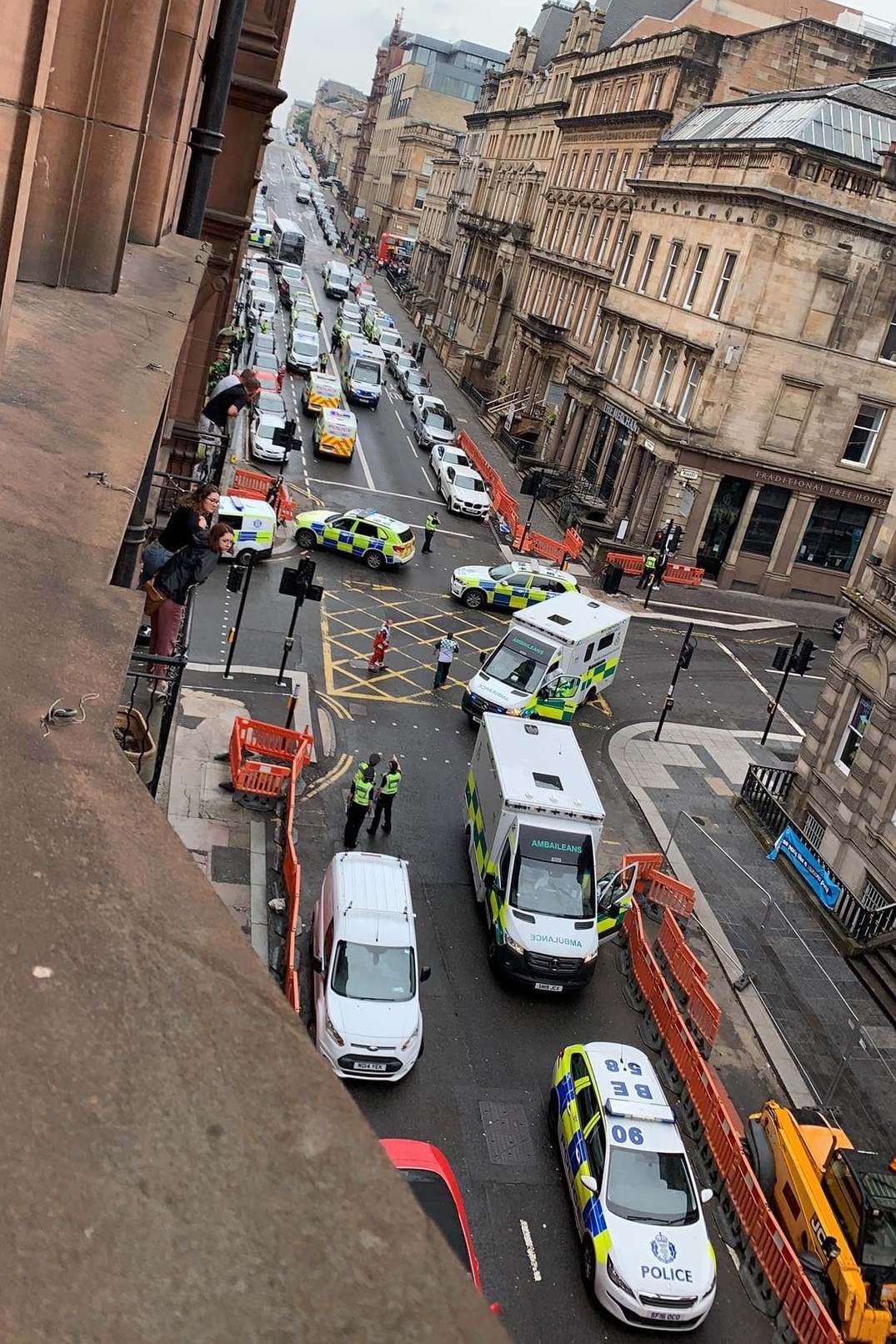 Police closed off party of Glasgow city centre following the stabbings