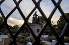 Arguments break out by Abraham Lincoln statue in DC