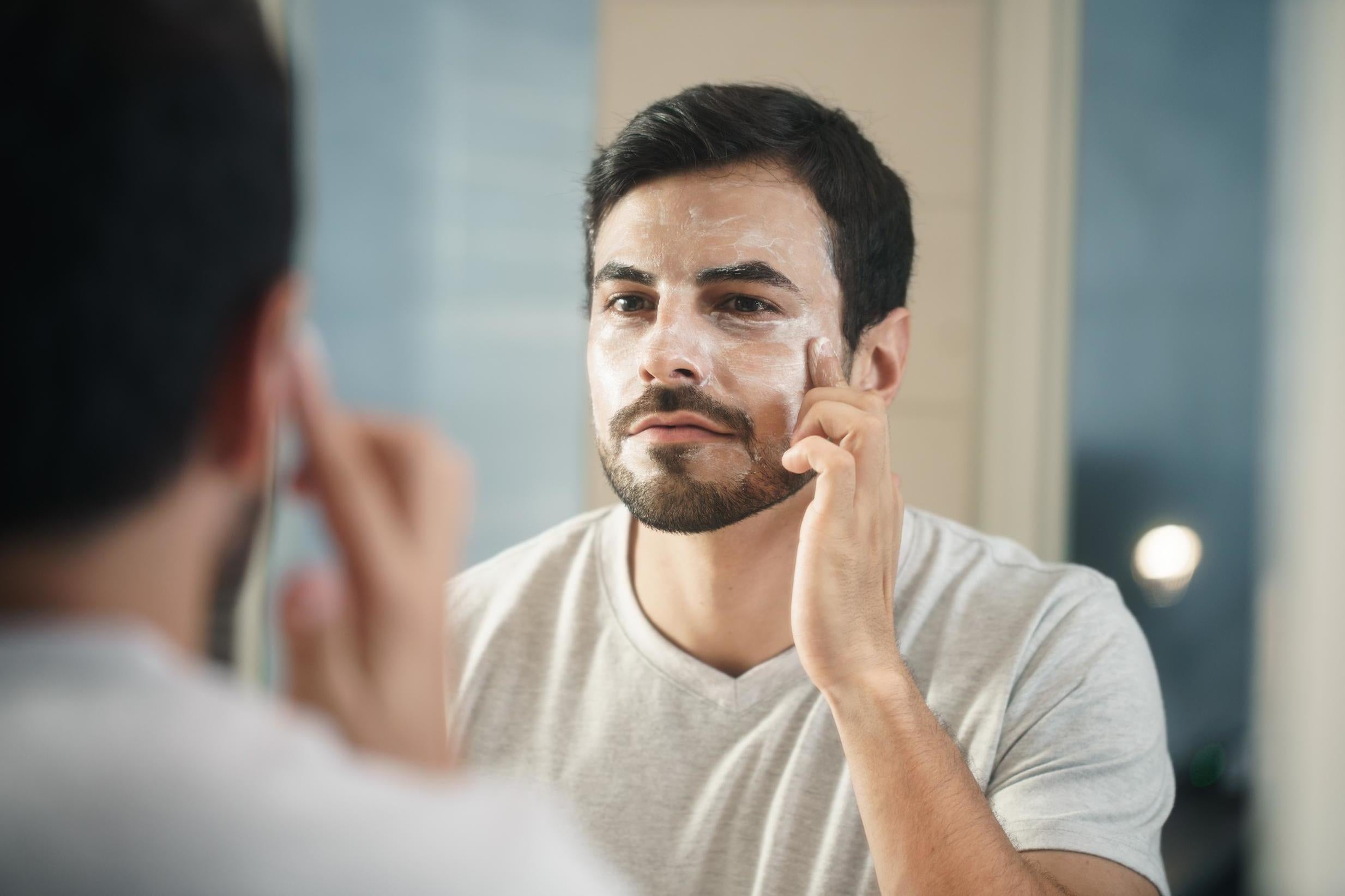 CVS to stock men's makeup line in 2,000 stores (Stock)