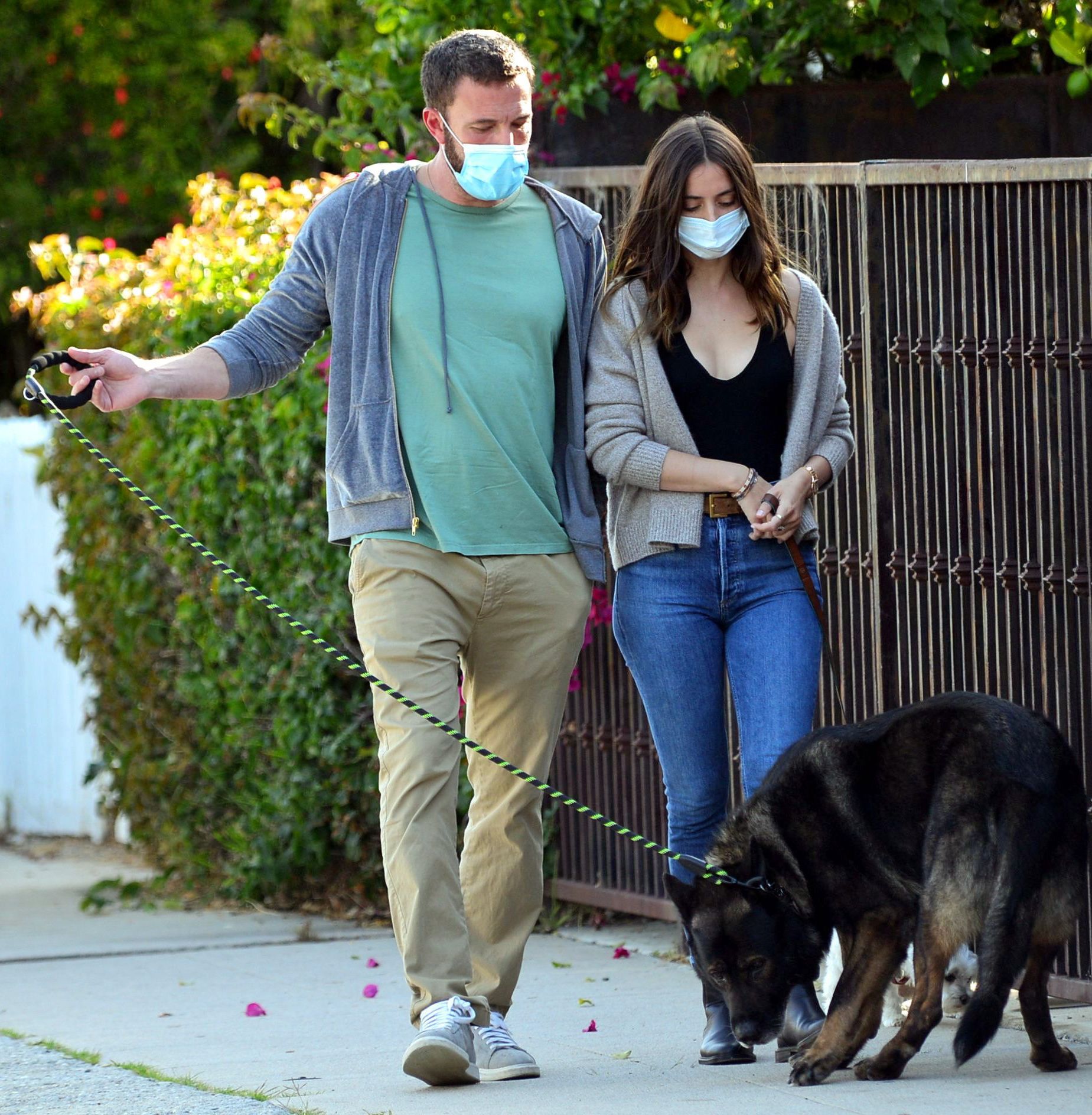 Affleck and Ana de Armas walking their dogs. The couple star together in Adrian Lyne’s erotic mystery-thriller ‘Deep Water’, later this year