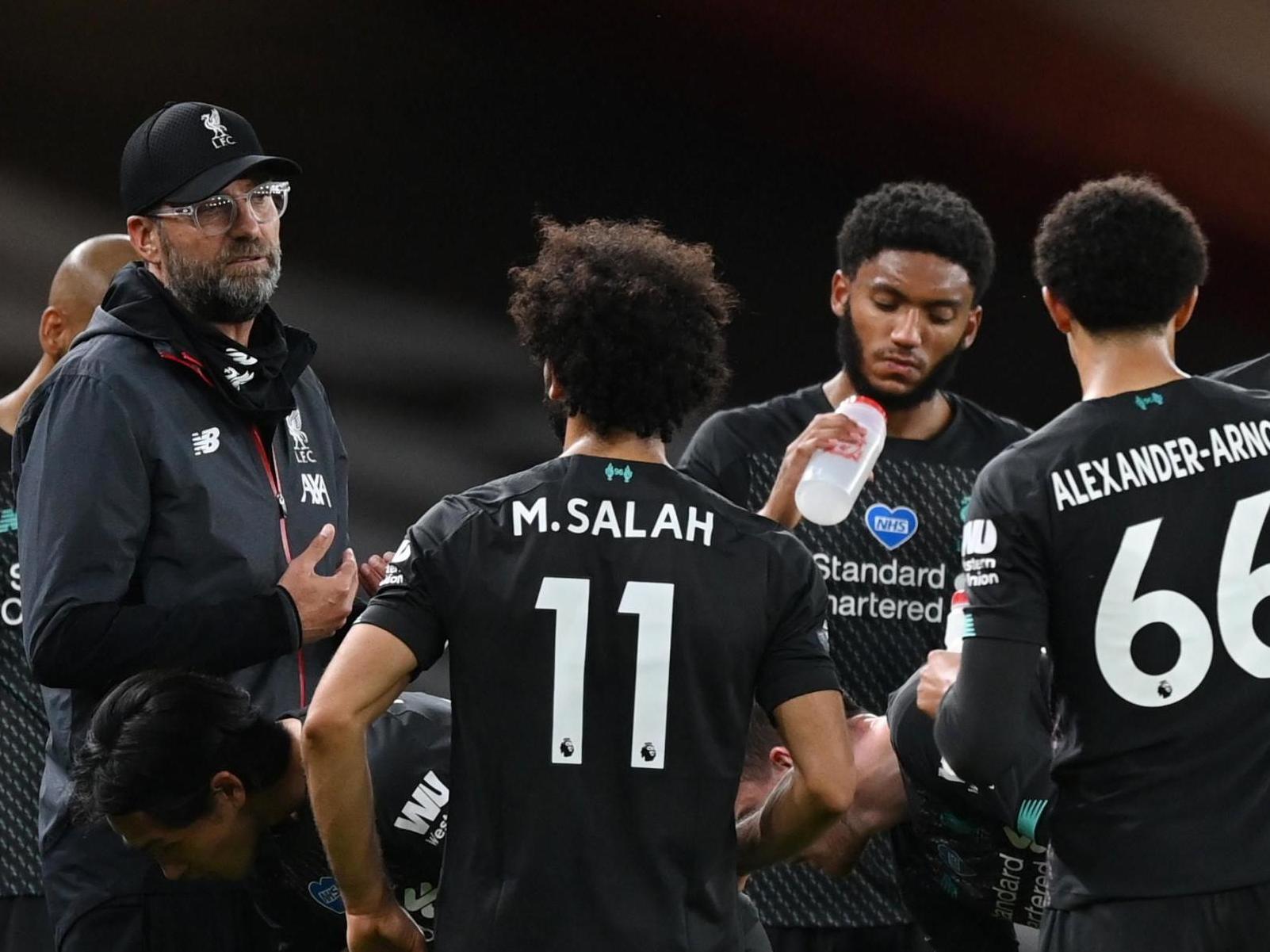 Liverpool manager Jurgen Klopp with his players