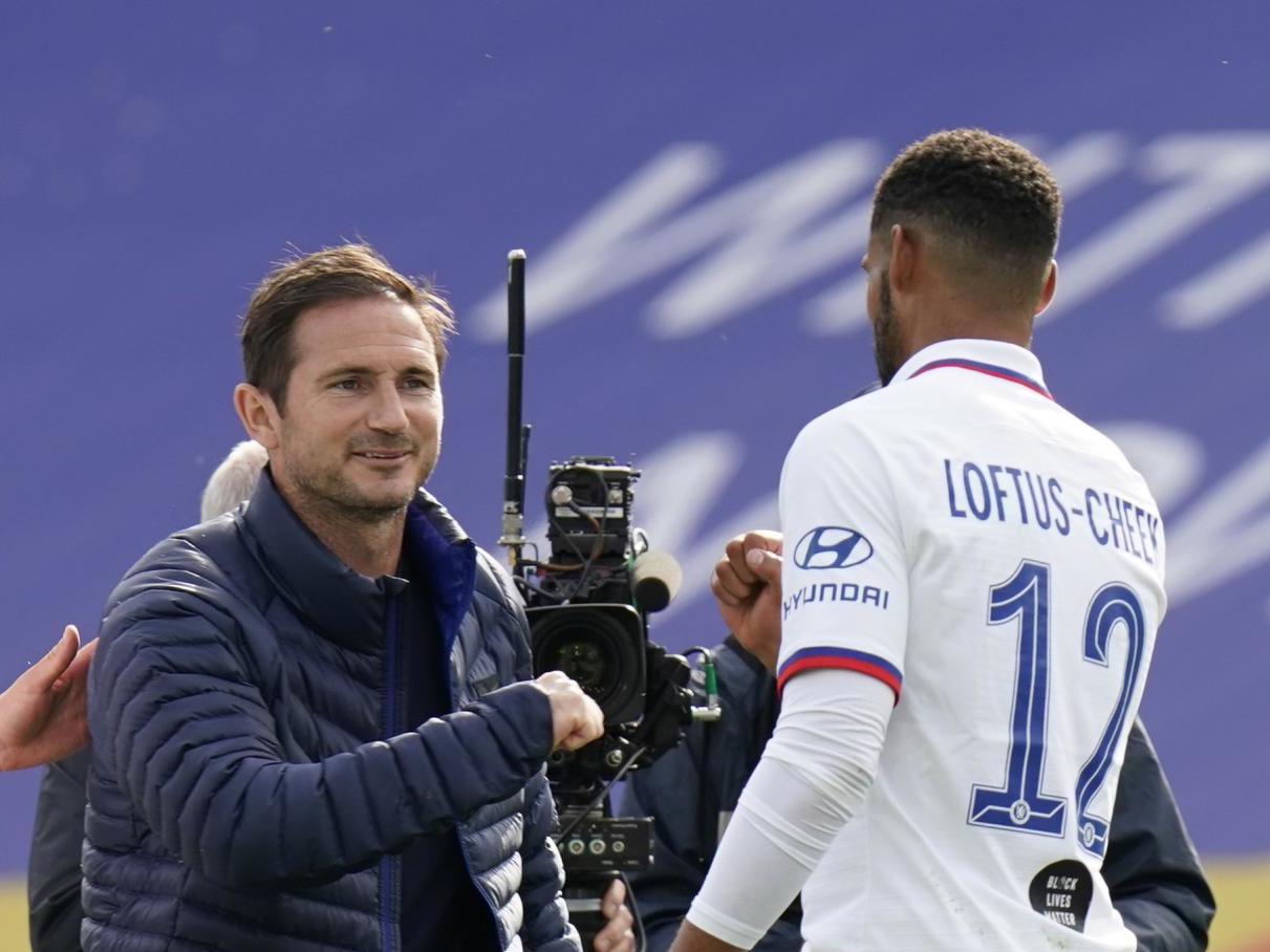 Lampard embraces Loftus-Cheek at Leicester