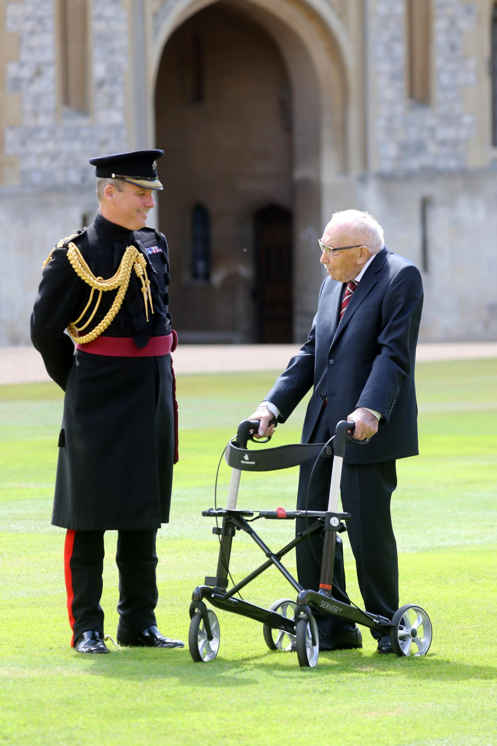 Sir Tom waiting for the Queen’s arrival (Getty)