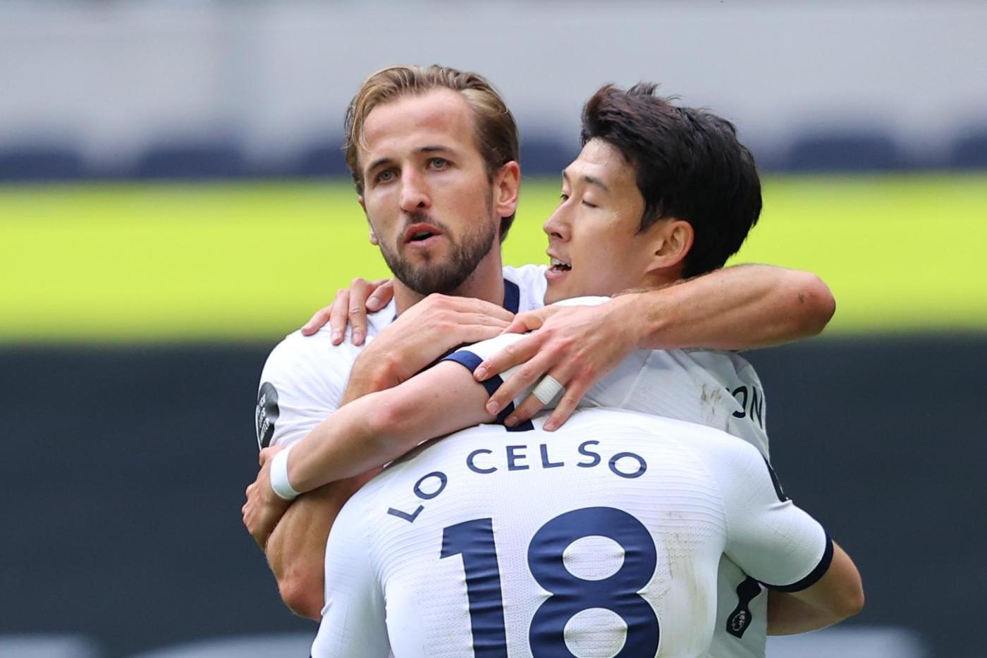 Kane celebrates after putting Spurs in control