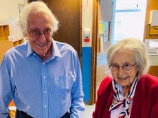 Elderly couple married for 61 years leave hospital together after recovering from coronavirus