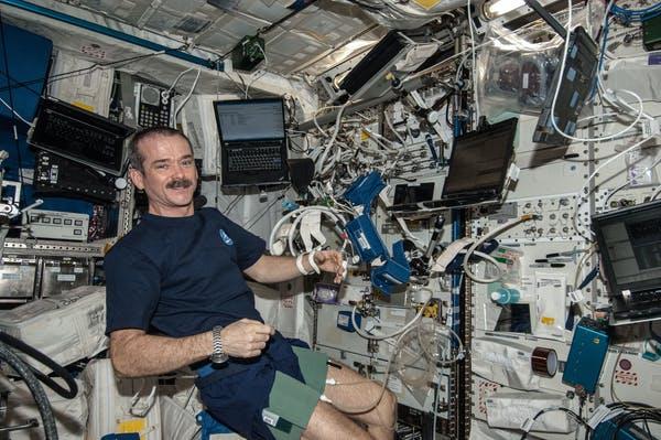 Astronaut Chris Hadfield uses a cardio lab at the ISS (Nasa)