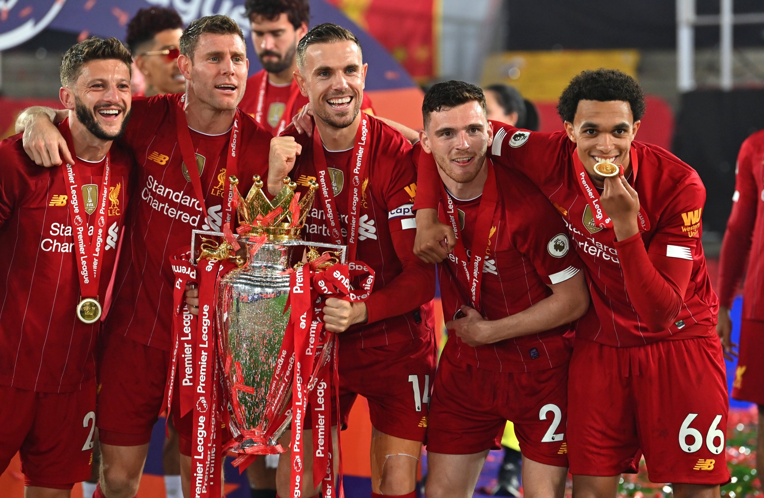 Henderson celebrates with his teammates