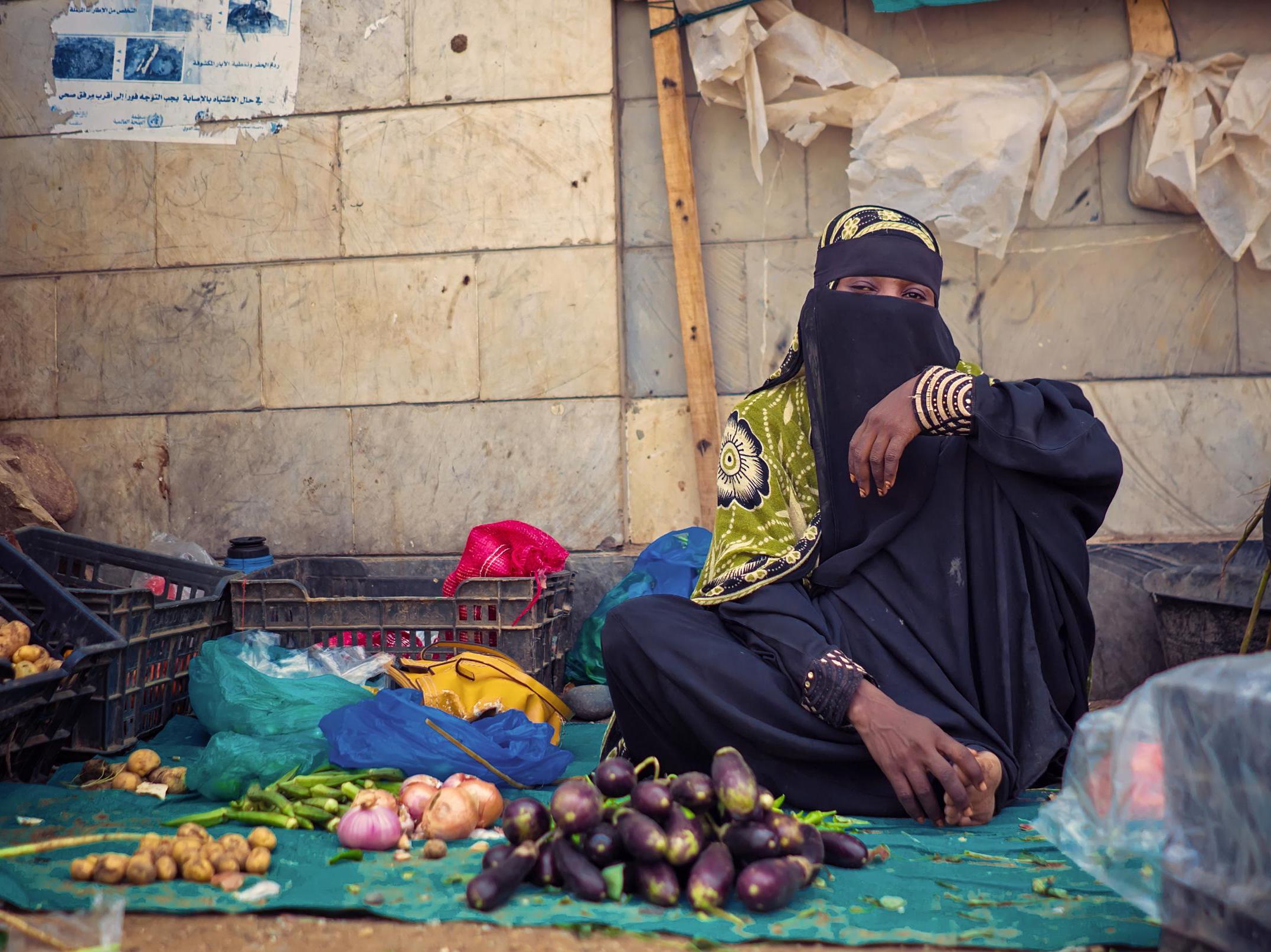 Taghreed, a mother of four, fled the war from her village in Taiz governorate, with no source of income. She said that her husband can no longer find work because of the coronavirus and she is no longer receiving any food assistance