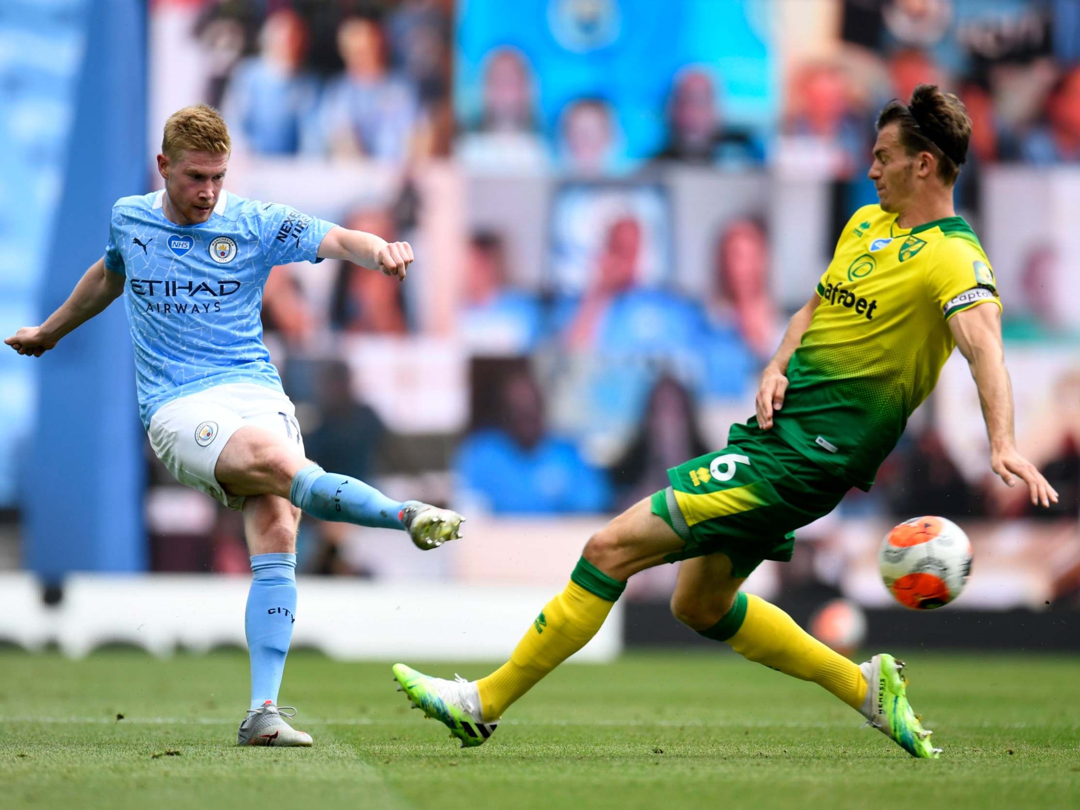 Kevin De Bruyne scores a stunning goal