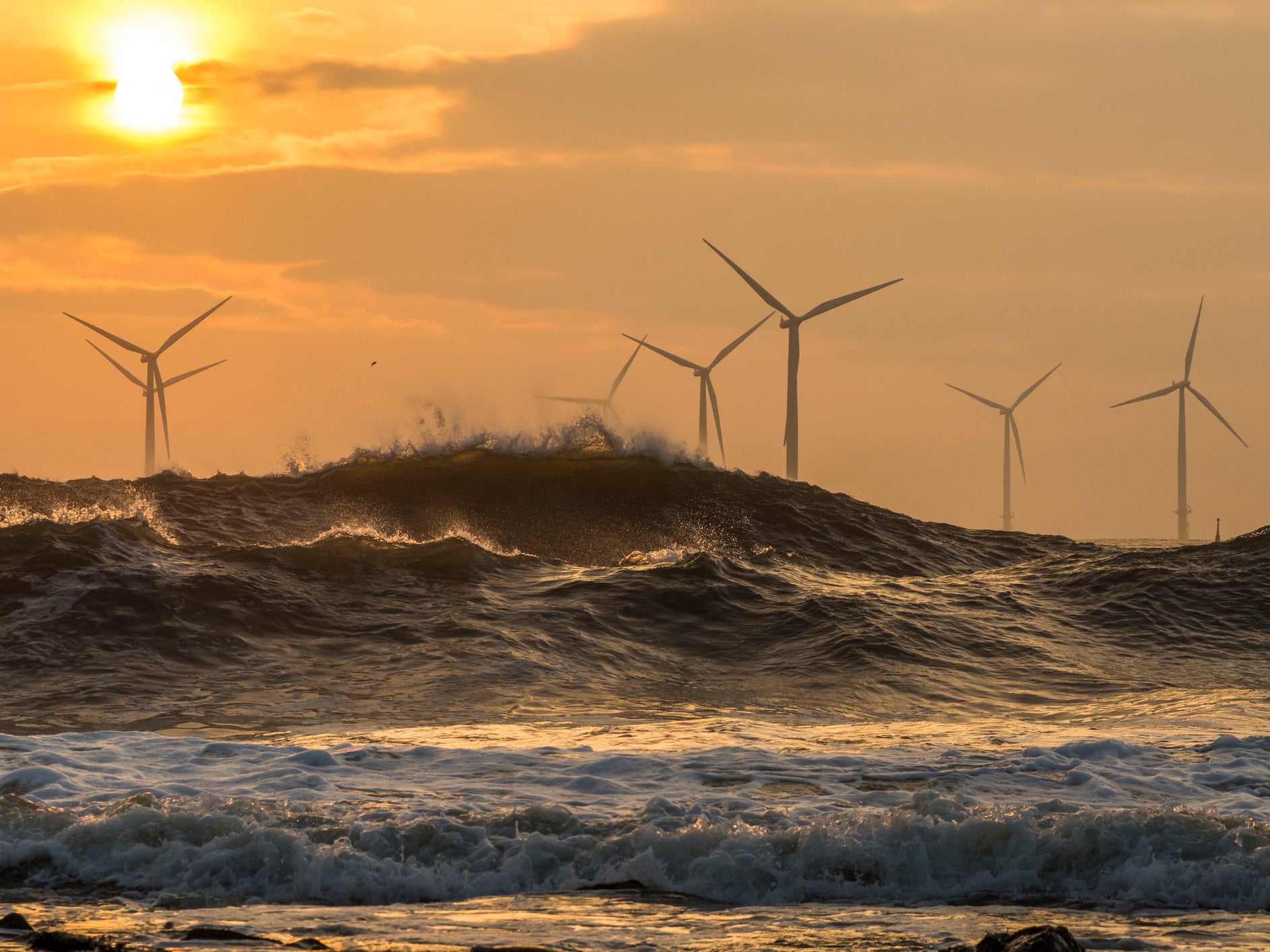 'At least' 3GW of wind and 1.4GW of solar power must come online every year until 2050, the National Grid has said