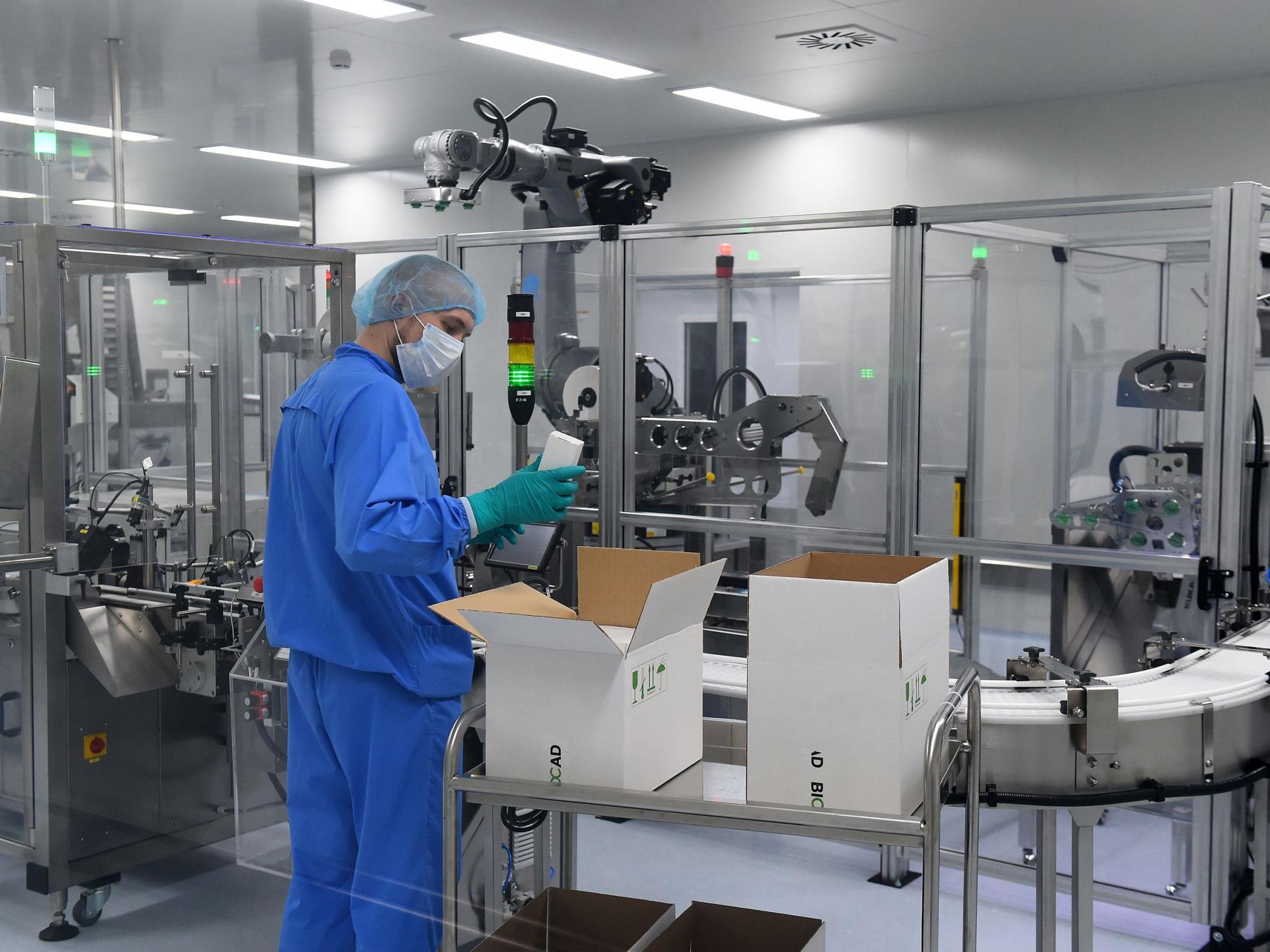 Coronavirus vaccine: Russia to begin nationwide vaccination programme in October