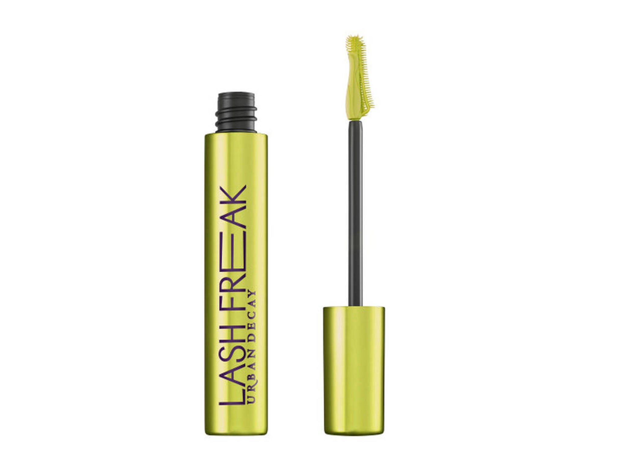 The asymmetrical brush delivers an even coat of product for long-lasting lashes