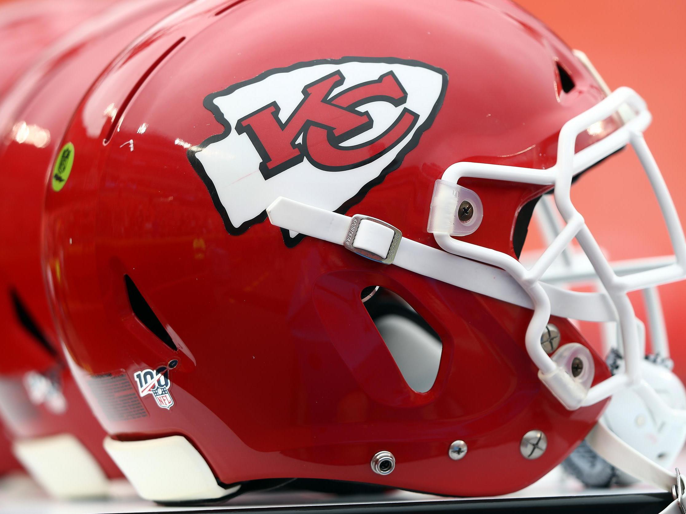 Kansas City Chiefs prohibit fans from wearing Native American headwear