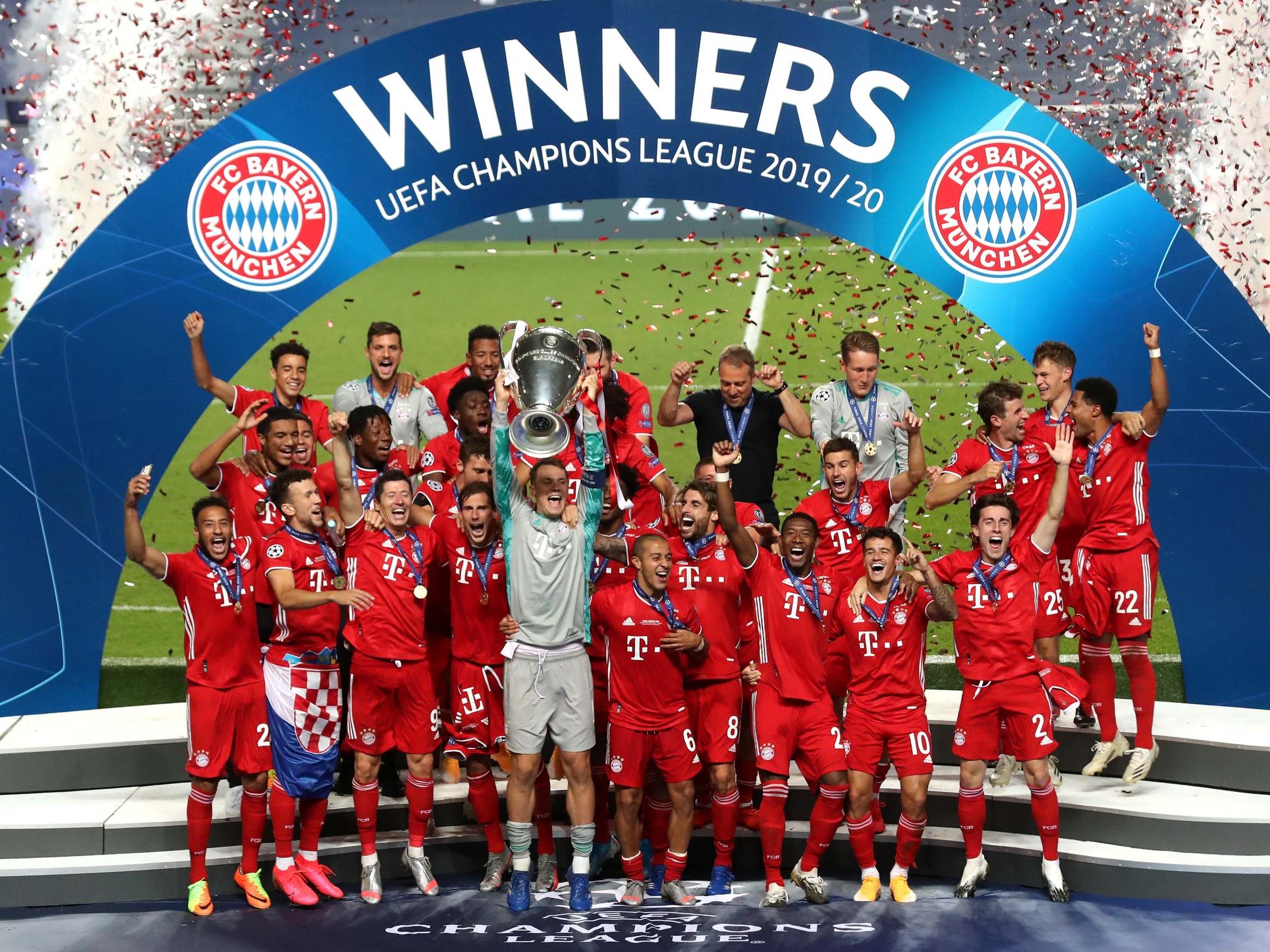 Bayern captain Manuel Neuer lifts the Champions League trophy