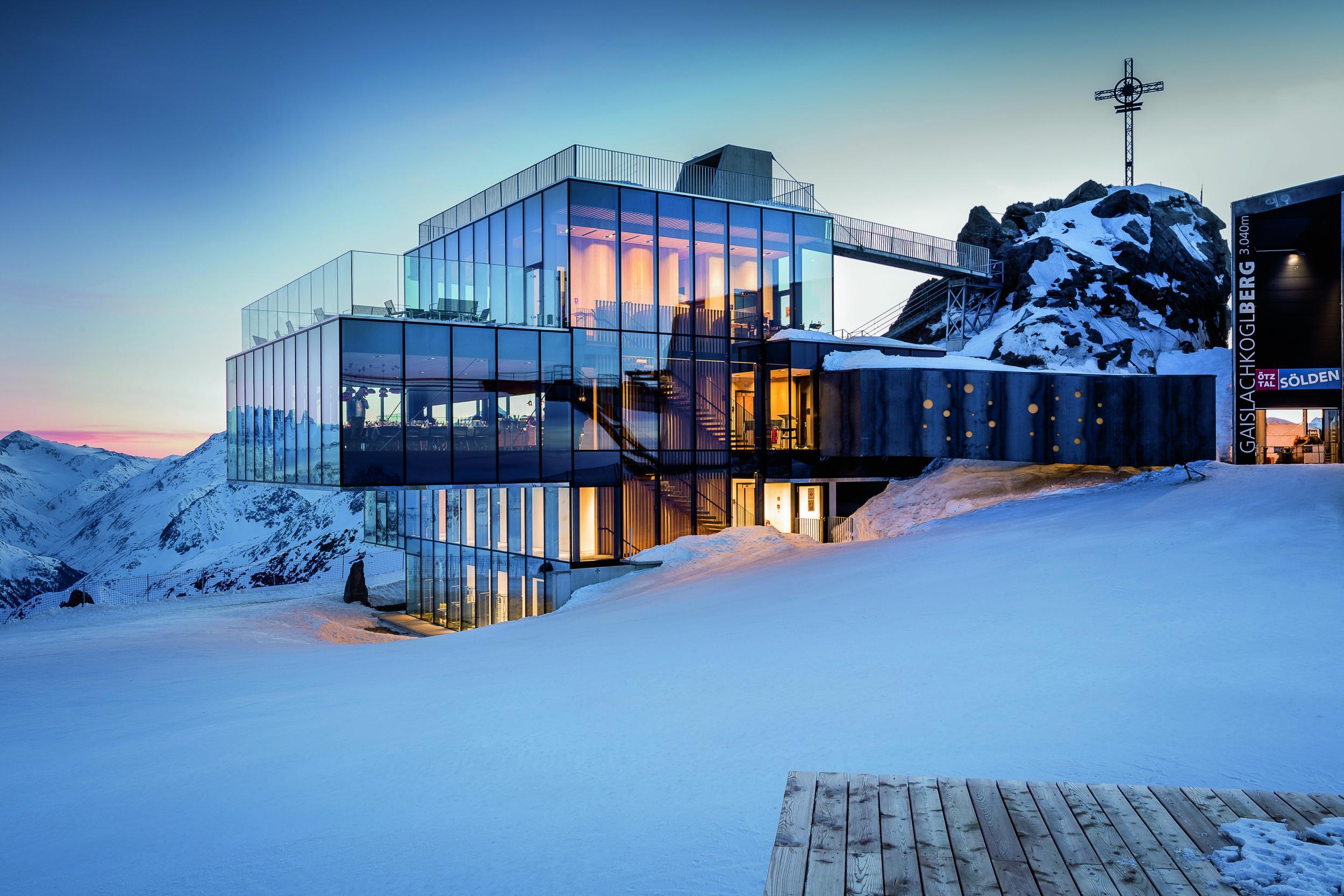 The ice Q restaurant in Sölden appeared in the 2015 James Bond film Spectre