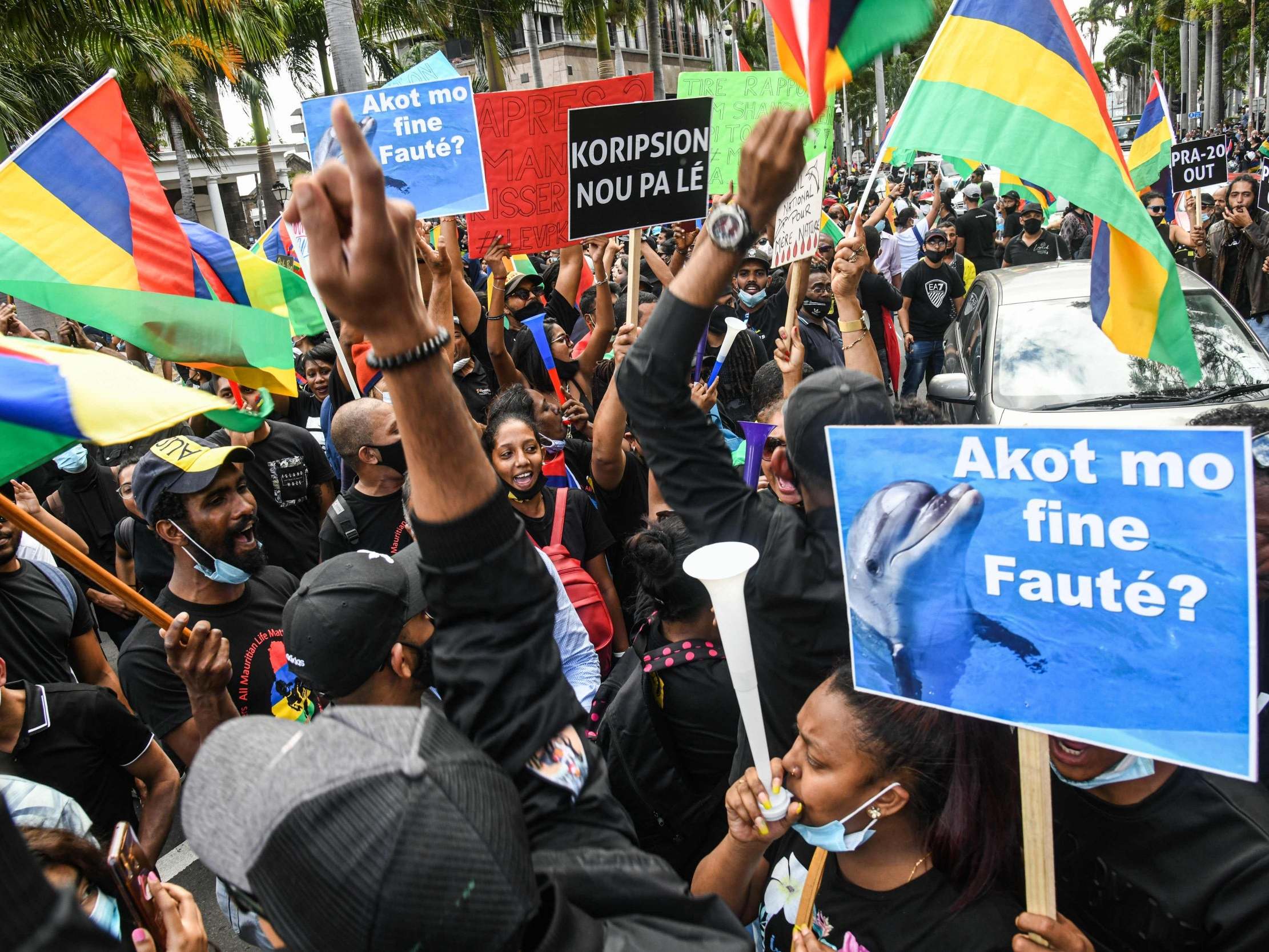 Protesters spontaneously sang the national anthem as the march began