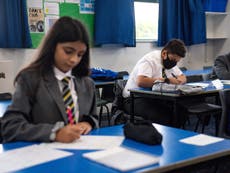 Gavin Williamson pleads with parents to send children back to school amid anger at last-minute guidance