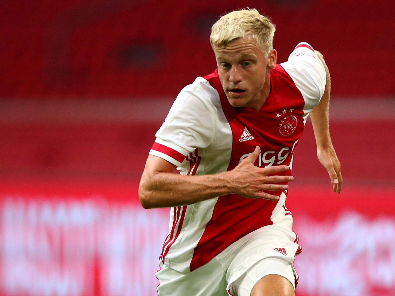 Manchester United are closing in on signing Donny van de Beek