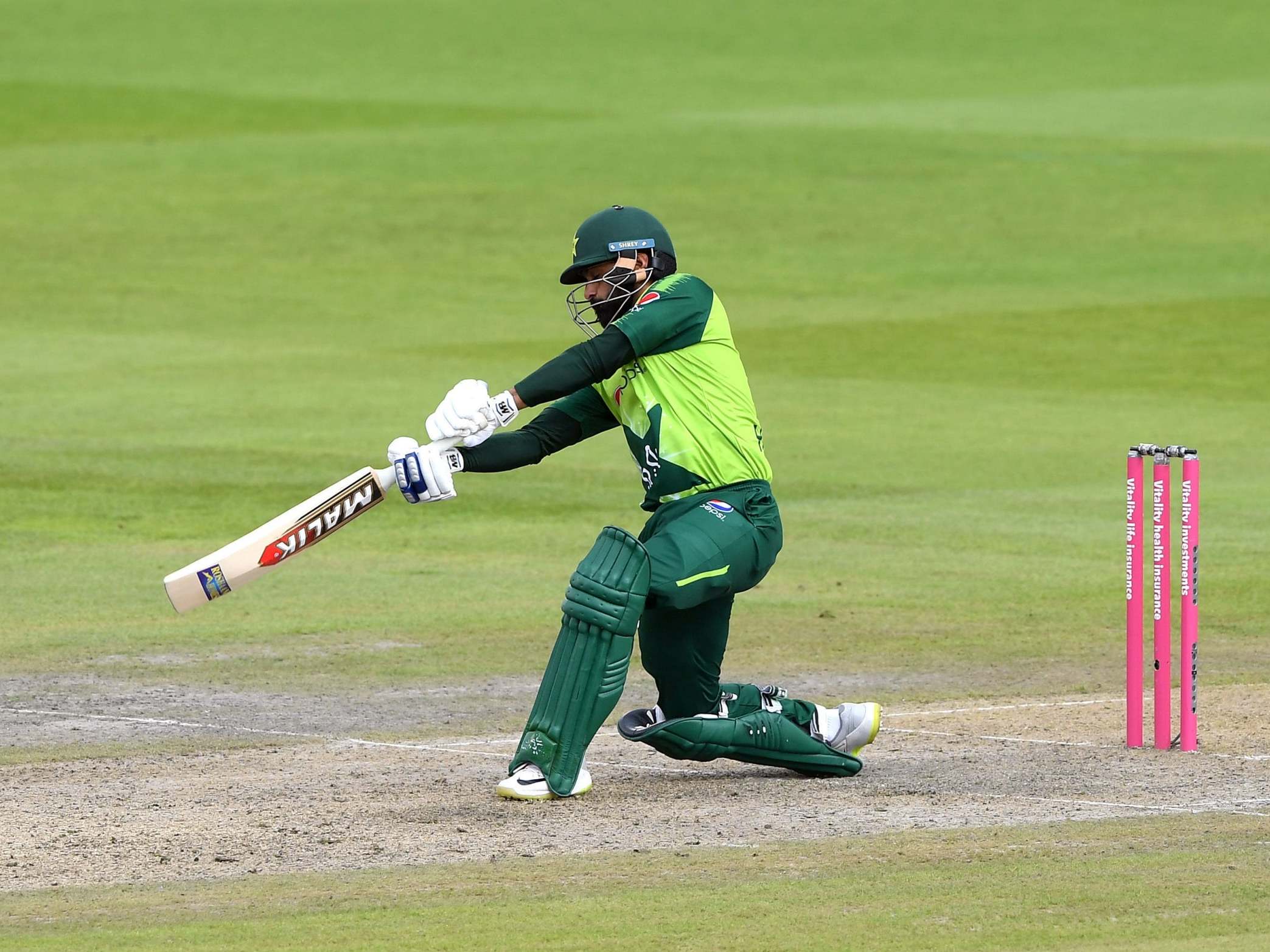 Mohammad Hafeez hit 69 off 36 balls to propel Pakistan