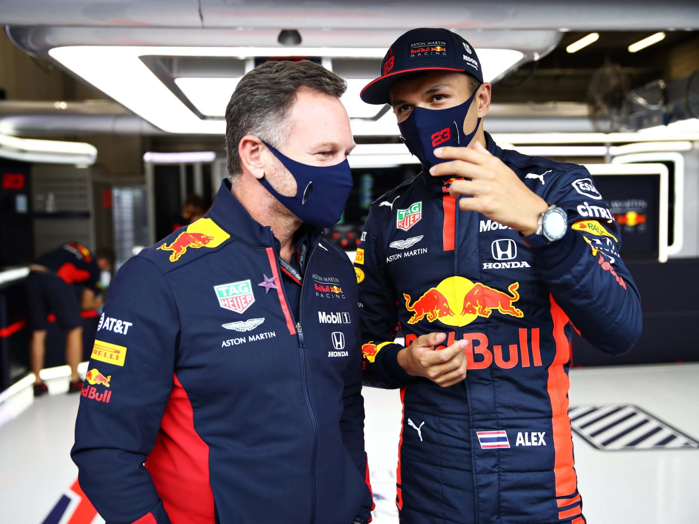 Christian Horner talks to Max Verstappen (Getty)