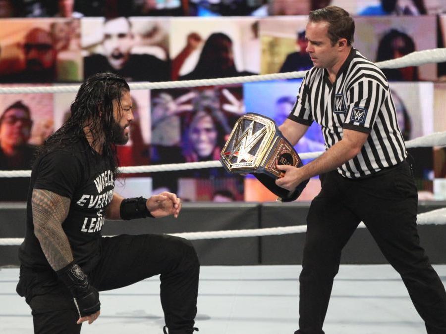 Roman Reigns wins the belt