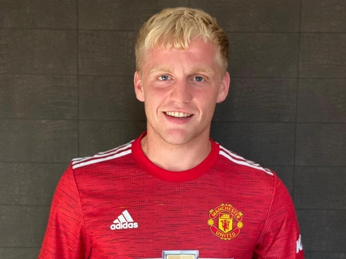 Donny van de Beek has signed a five-year contract at Old Trafford