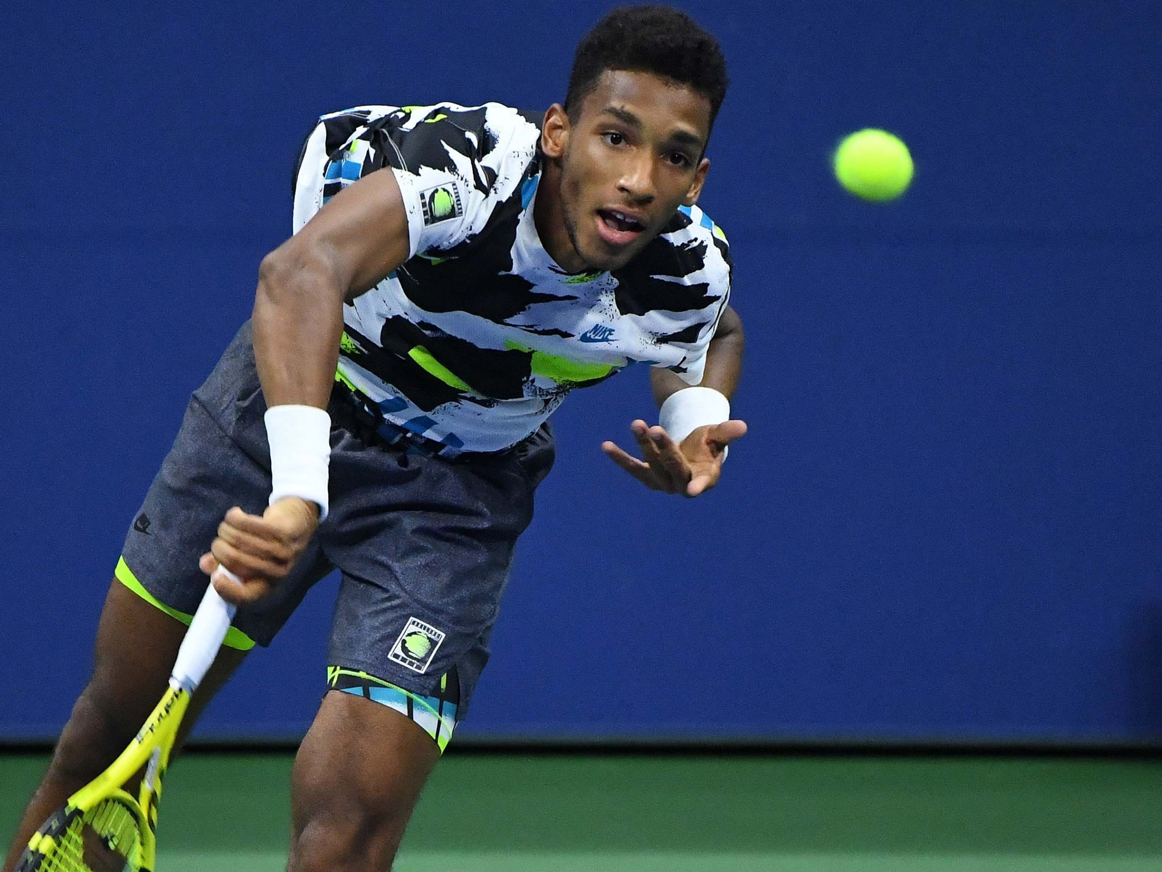 Felix Auger-Aliassime dominated Murray from start to finish